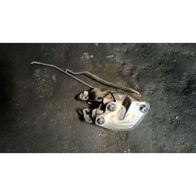 DOOR lock bagasi Mitsubishi kuda gen1 buka samping