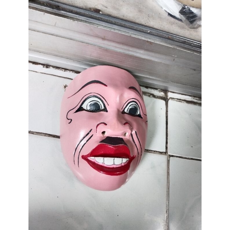 topeng kayu lucu dagrlan