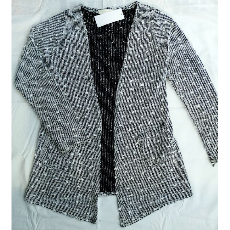 Cardigan outer wanita hitam putih lengan panjang