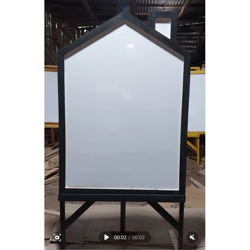 

papan tulis kastum dengan ukuran besar 80x60cm+peyanga+srpidol
