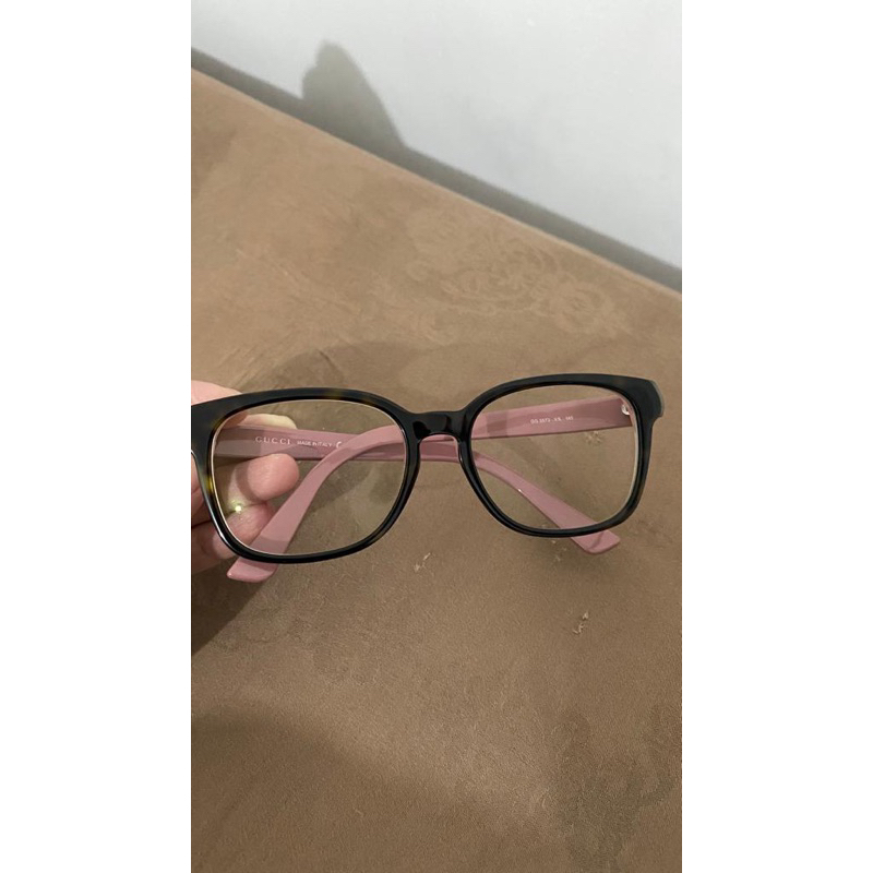 Kacamata Gucci wanita