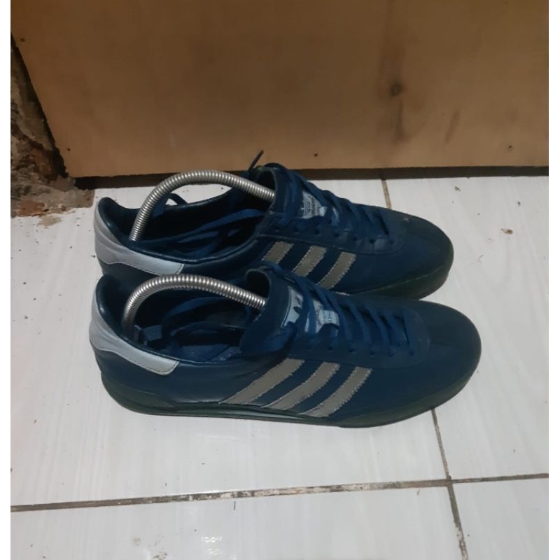 adidas valencia