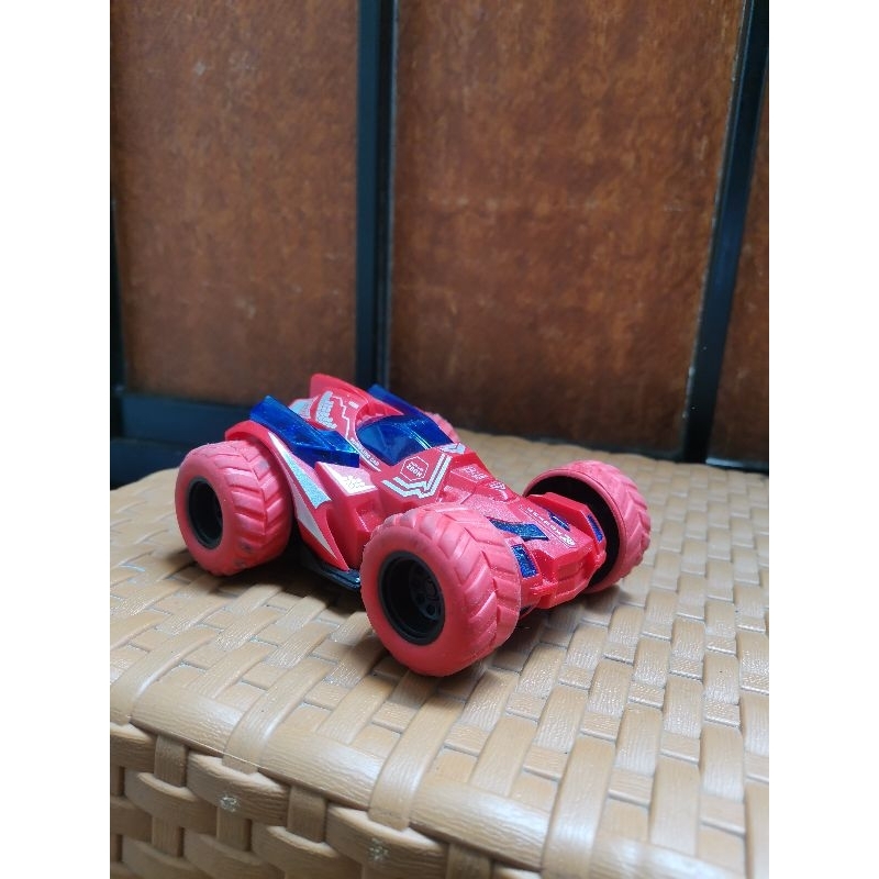 mobil monster mainan bekas anak