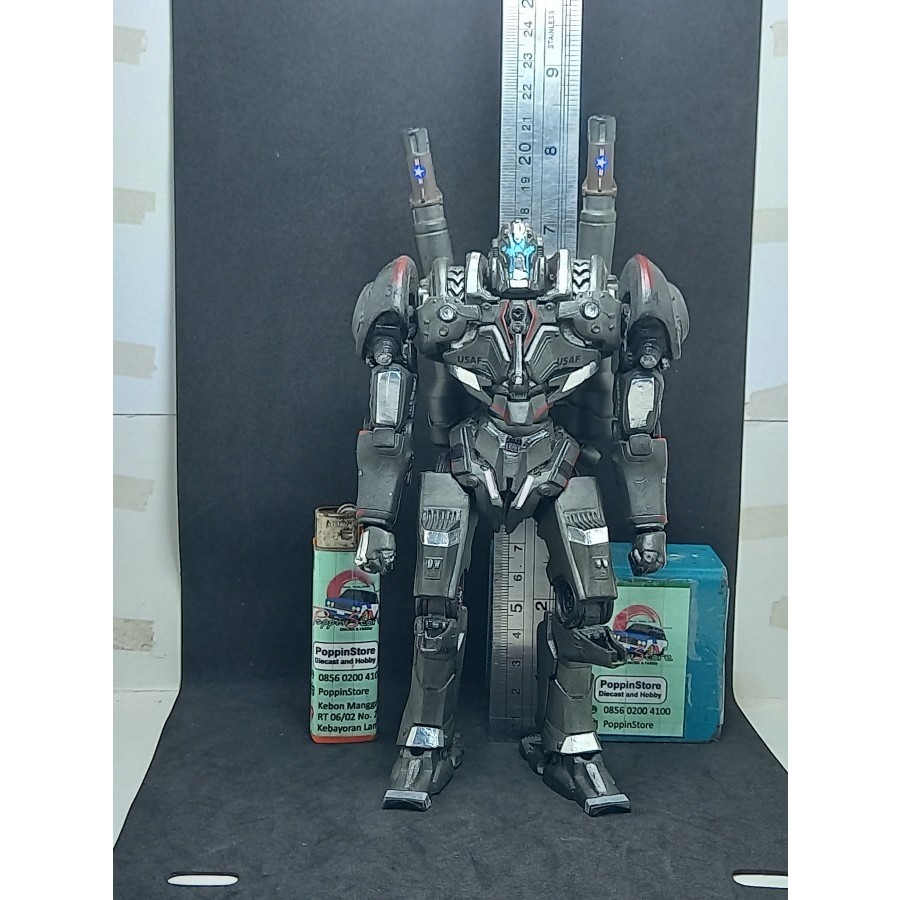 NECA Pacific Rim Jaeger Coyote Tango Figure Artikulasi (Secondtoys)