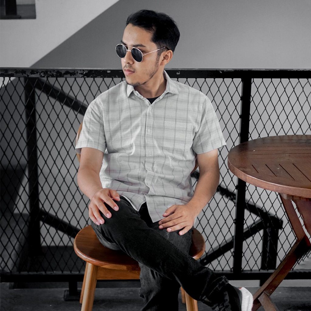 RGB Clothing Company Kemeja Pria Kotak Lengan Pendek Abu RHMP1104005