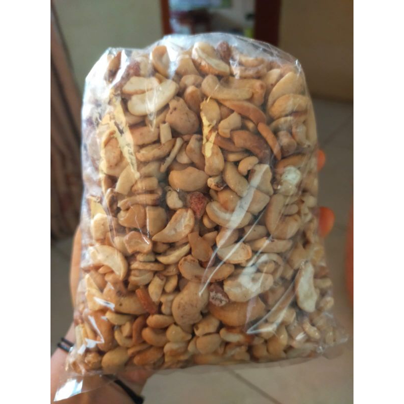 

[Mentah] Kacang Mete Mente Patahan 500gr