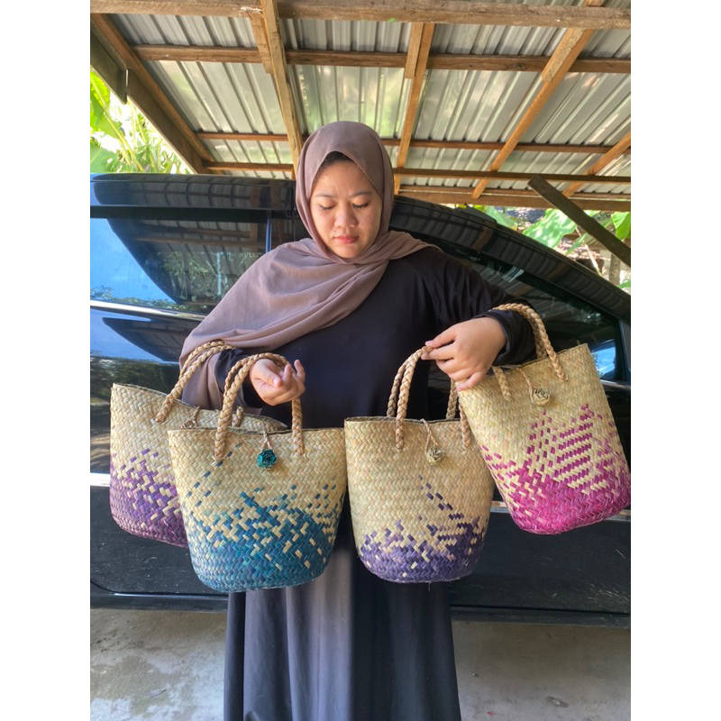 Tas Purun Oval Motif Abstrak