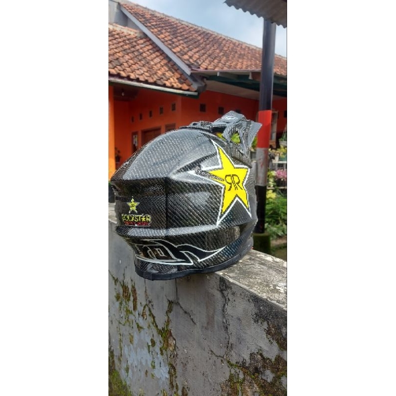 HELM CARBON KEVLAR ASLI motif AIROH Rockstar energy drink