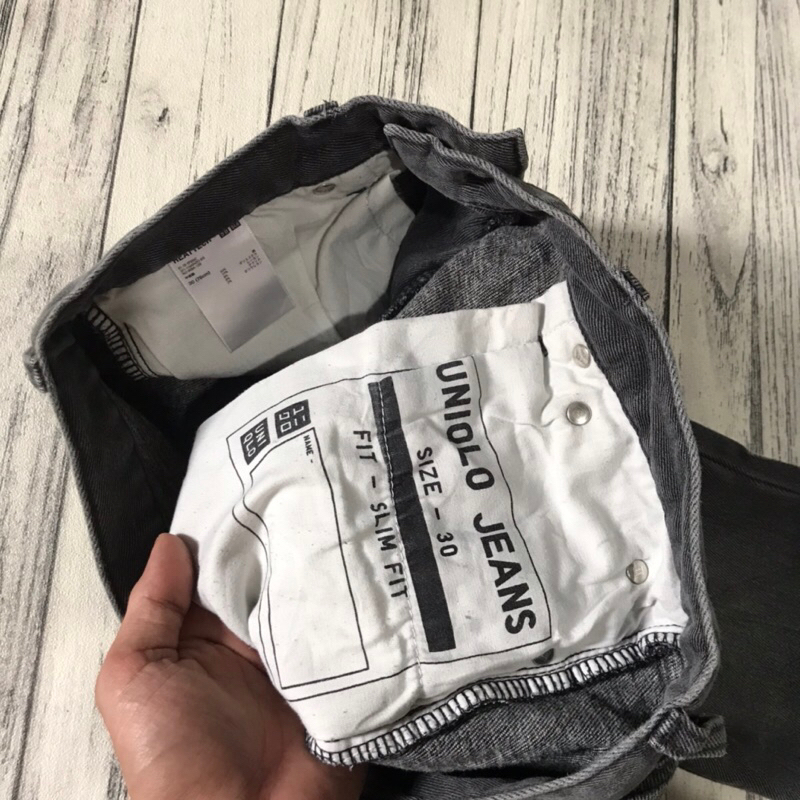 celana jeans uniqlo-size 30 slim-second/bekas original