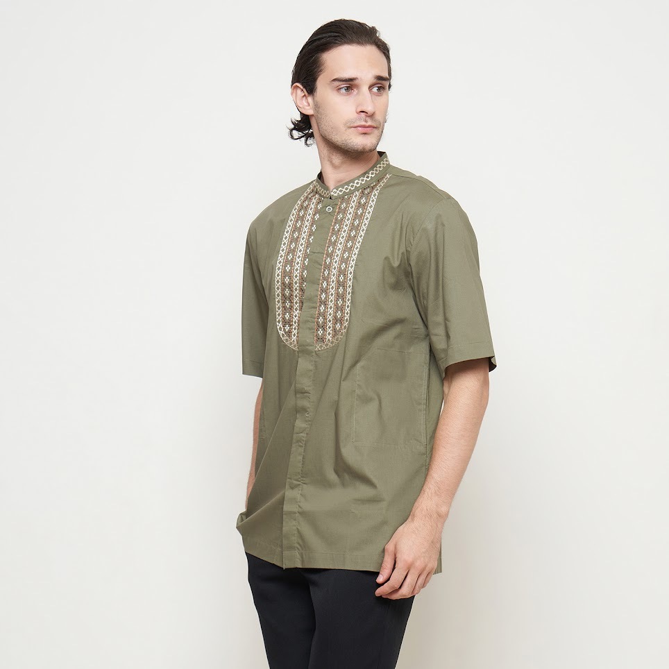 Koko Preview Pendek Hijau Mahmud LIM by Itang Yunasz 1518