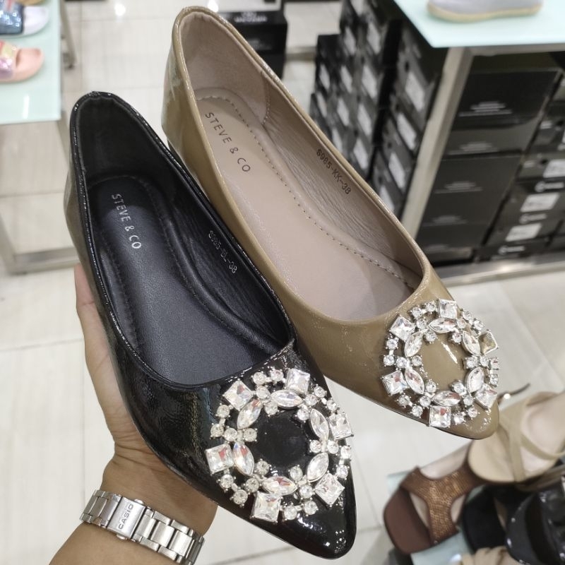 Sepatu flat wanita Steve & Co