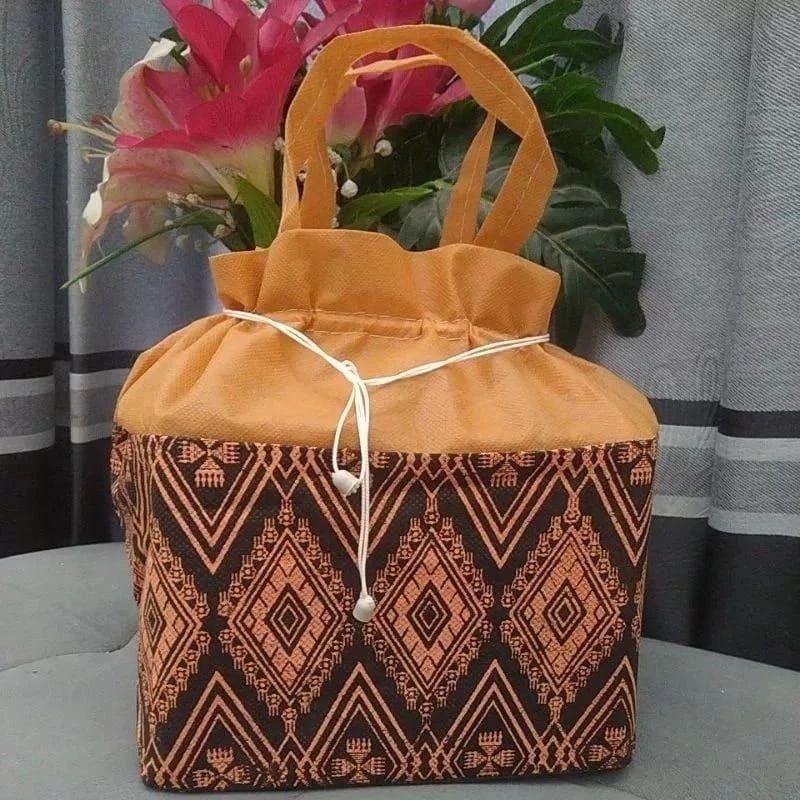 Tas kotak makanan box nasi motif batik UK.22x22