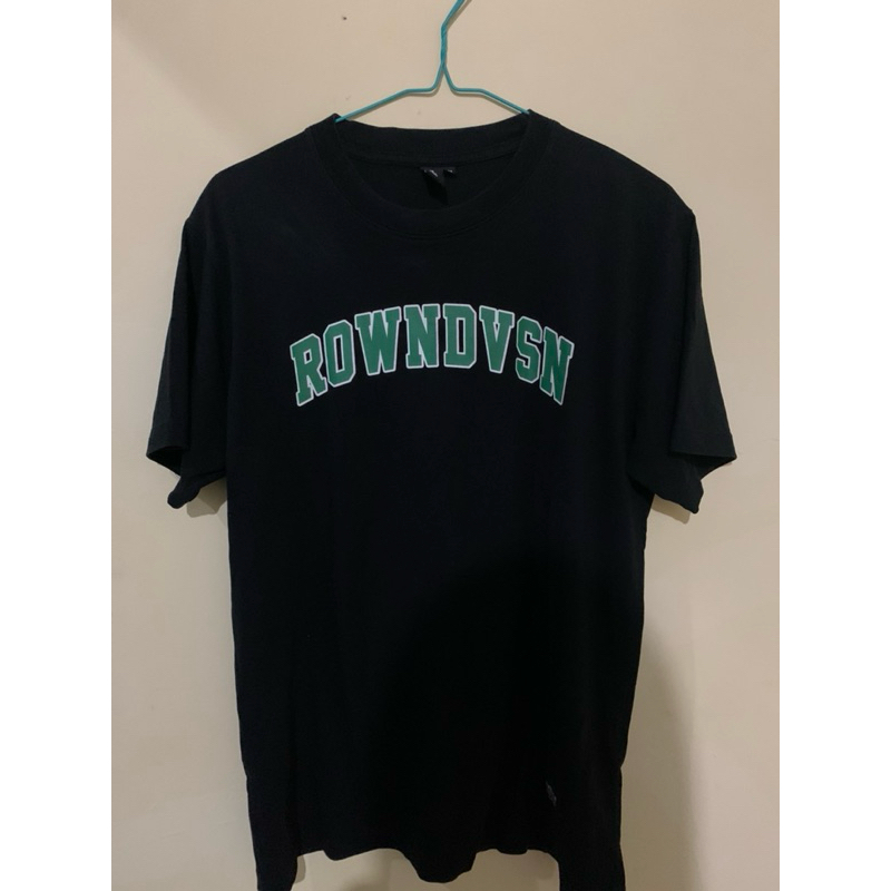 Preloved Kaos Rowndivision size m