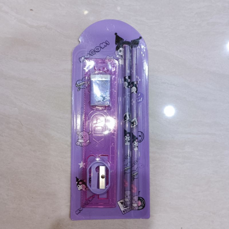 

Pensil set karakter
