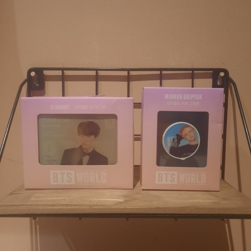 BTS WORLD MIRROR GRIPTOK SUGA