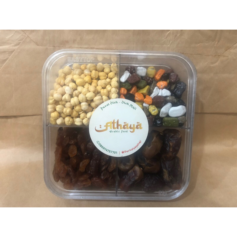 

Sajian khas arab / kacang arab coklat kerikil kurma sukkari