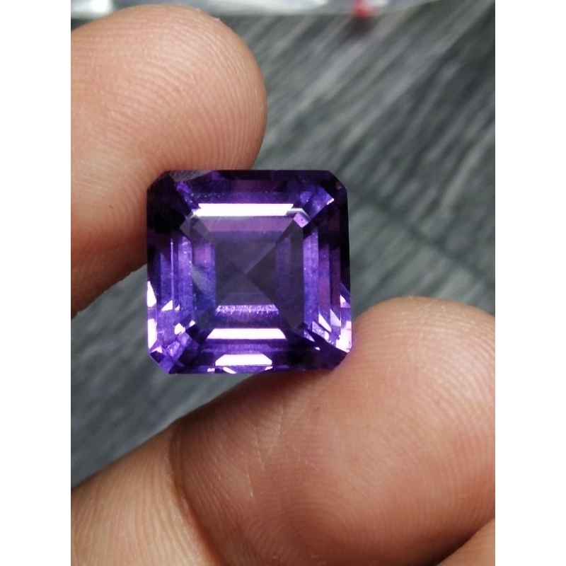 Natural Amethyst Kecubung 12x12x8 mm 8.25 Ct Square Cutting Ungu Tua VVS Code 726