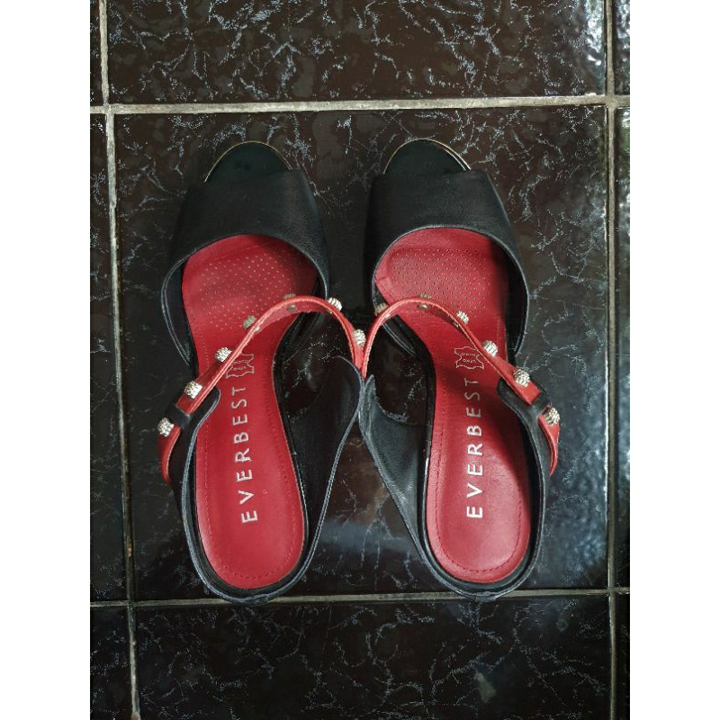 PRELOVED EVERBEST SANDAL BLACK RED‼️ SANDAL SELOP HEELS. BACA DESKRIPSI.