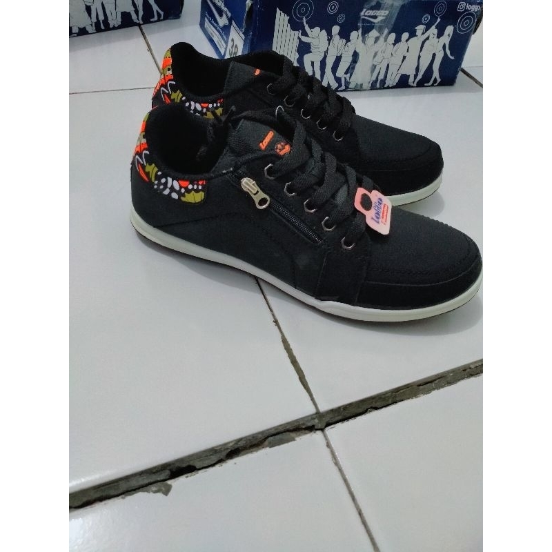 sepatu loggo