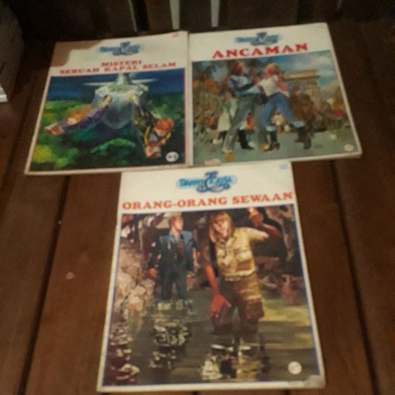 ORANG ORANG SEWAAN . ANCAMAN . MISTERI SEBUAH KAPAL SELAM - DANNY KATIA