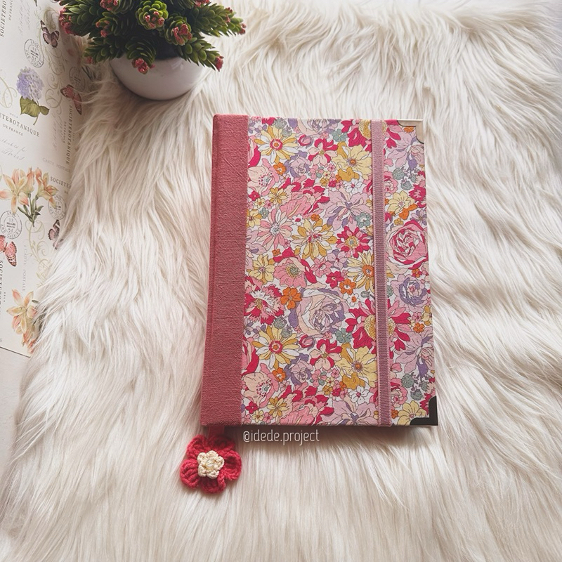 

Custom Notebook IdeDe.Project (Cover Pink Motif)