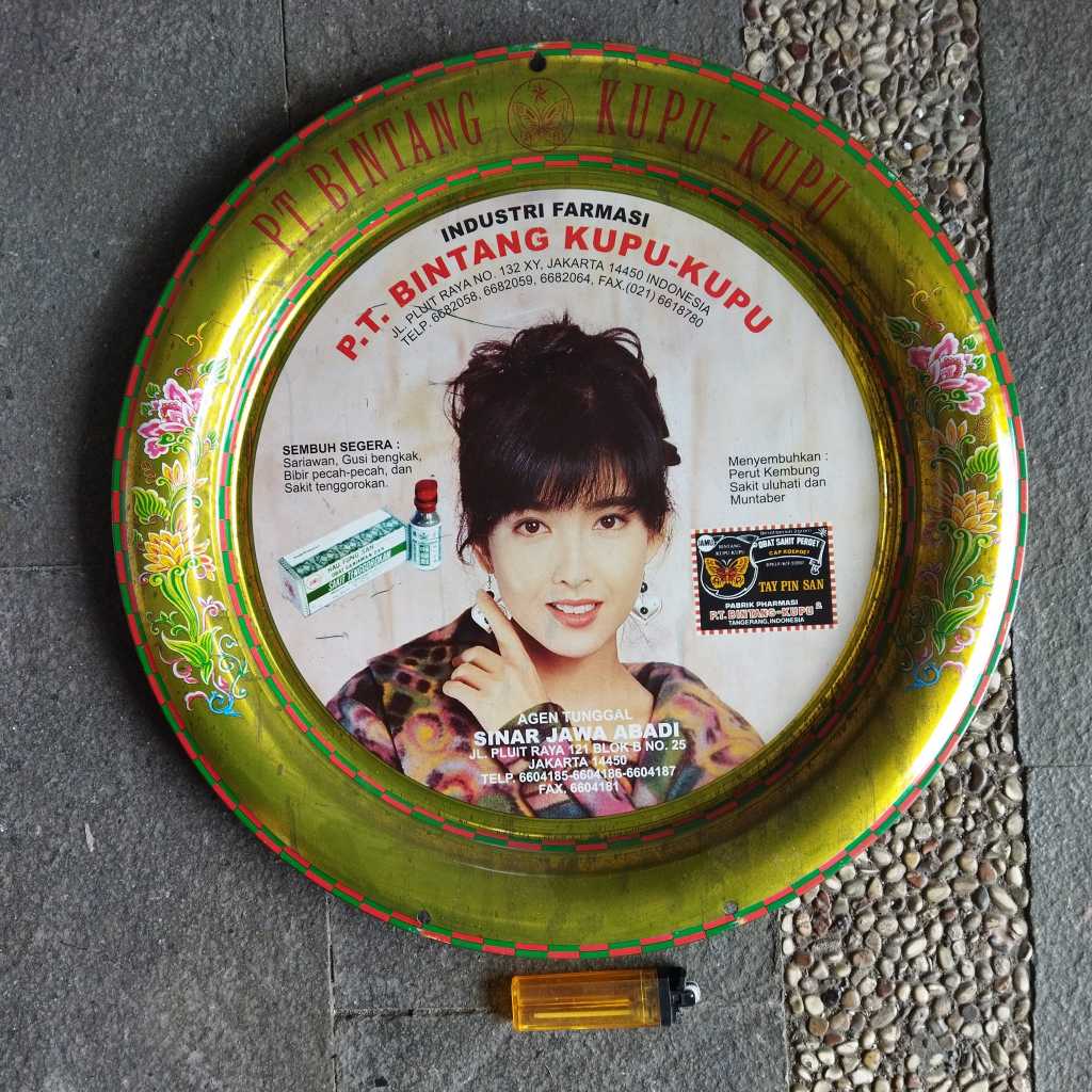 

Pajangan Vintage Nampan Besi BKK ex Kepala Kalender Vi