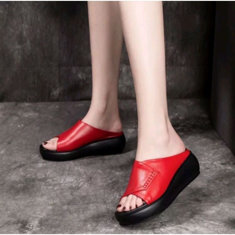 SANDAL CALBI TERBARU - SANDAL WEDGES WANITA DEWASA - SANDAL CEWEK KEKINIAN FHASION WANITASANDAL CALB