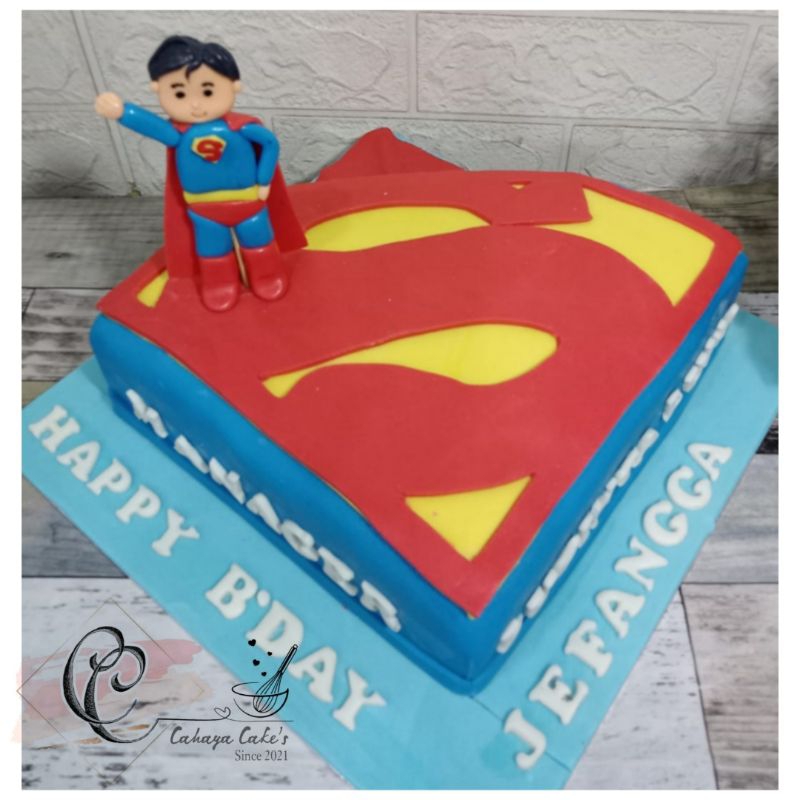 

Superman Cake / Kue Ulang Tahun Superman / Kue Ultah CustomSuperman