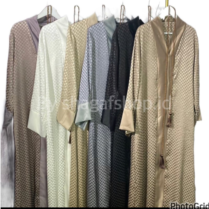 Aliyah Abayat / abaya Indonesia / abaya kaftan / abaya