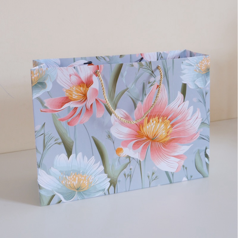 

Paperbag Premium Besar Floral PxL: 40x12 | T: 30cm