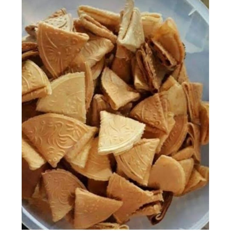 

Kue Seupet Gulung Khas Aceh / Kue Semprong Kuliner Aceh