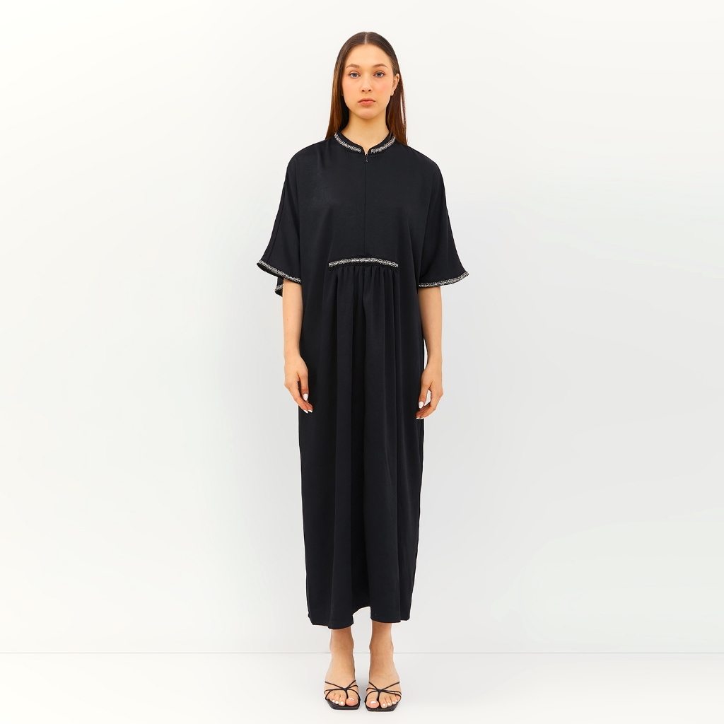 SIMPLICITY Embelished Front Zipper Kaftan Maxi Dress / Dress lebaran wanita 2024 kekinian terbaru ju