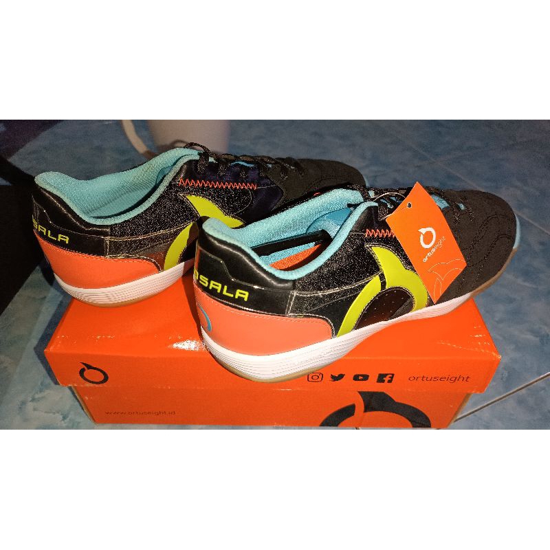sepatu futsal ortuseight ultima second