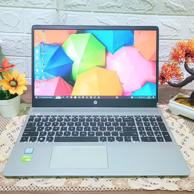 HP PAVILION 15 CK038TX Core i7 8650u/RAM 8GB/SSD 500GB/Nvidia MX150 2GB GDDR5 15.6inch FHD Bezelles 