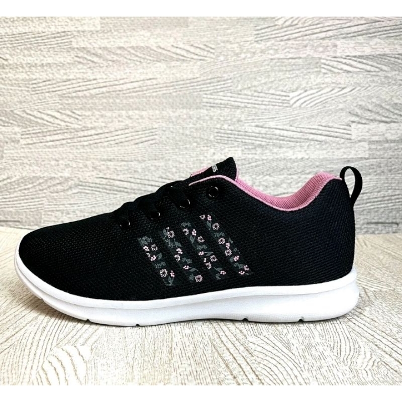 Sepatu Tomkins BALLERINA hitam putih untuk wanita