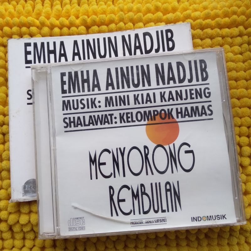 COVER CD EMHA AINUN NADJIB (MENYORONG REMBULAN)