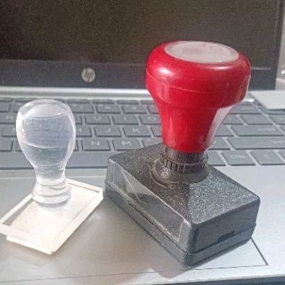 

Stempel Murah (otomatis) merah hitam