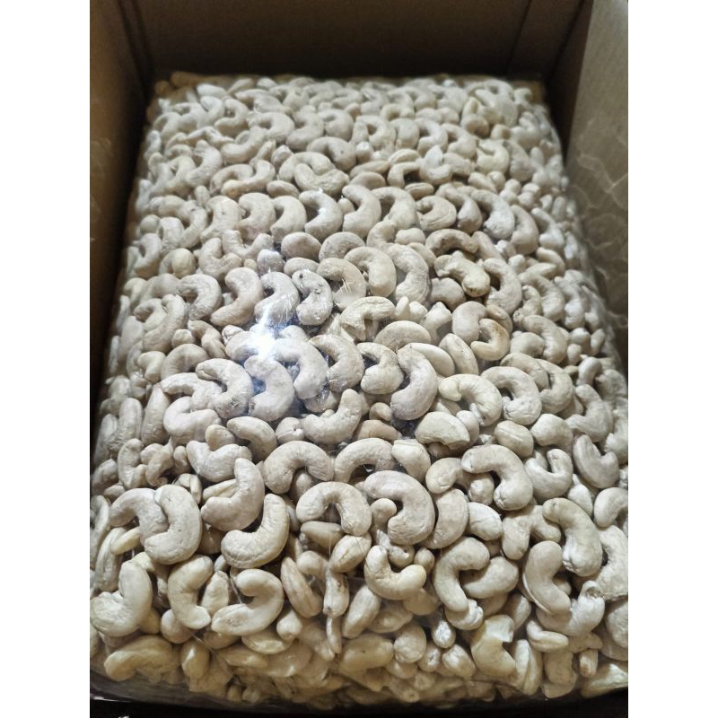 

KACANG METE UTUH MENTAH SUPER JUMBO