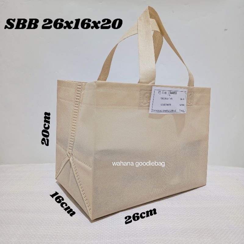 

<LUSINAN>Tas Spundbond box 26x16x20 Goodiebag kotak Hajatan