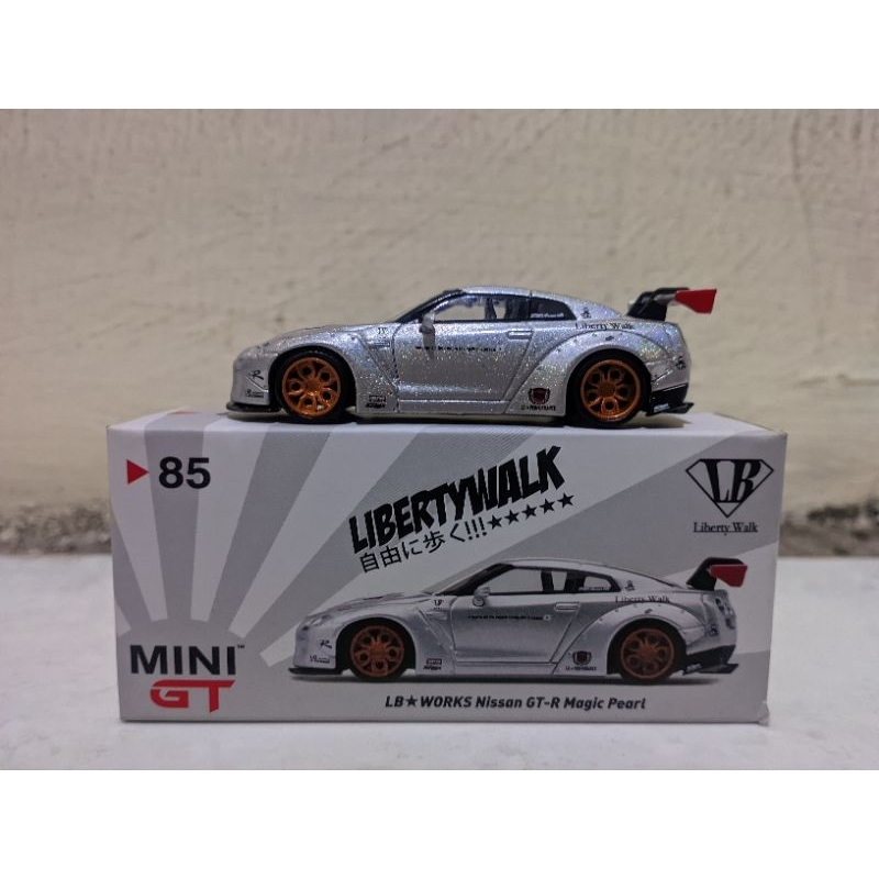 Mini GT Nissan GT-R R35 LB Works - Magic Pearl No.85