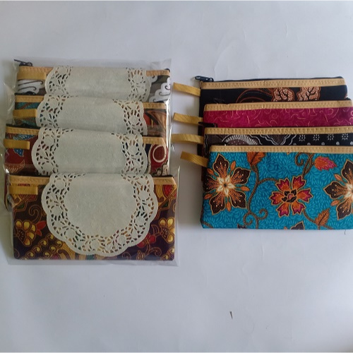 

(50 pc) Souvenir Pernikahan Dompet Gembes Batik Ibu 19x11cm / Tempat pensil HP