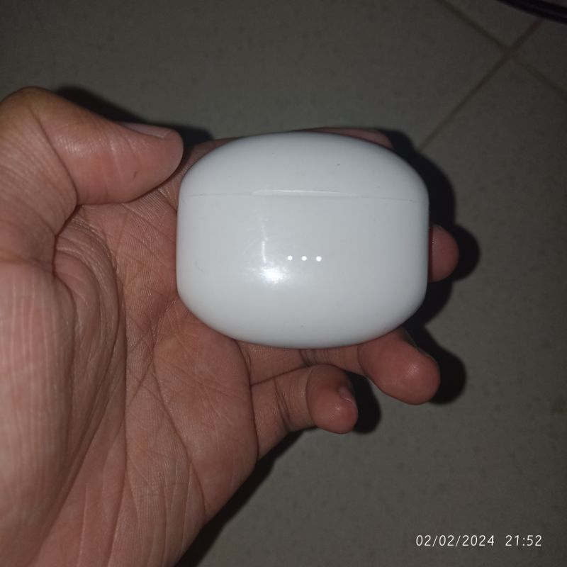 Eggel Quitebuds Putih Bekas