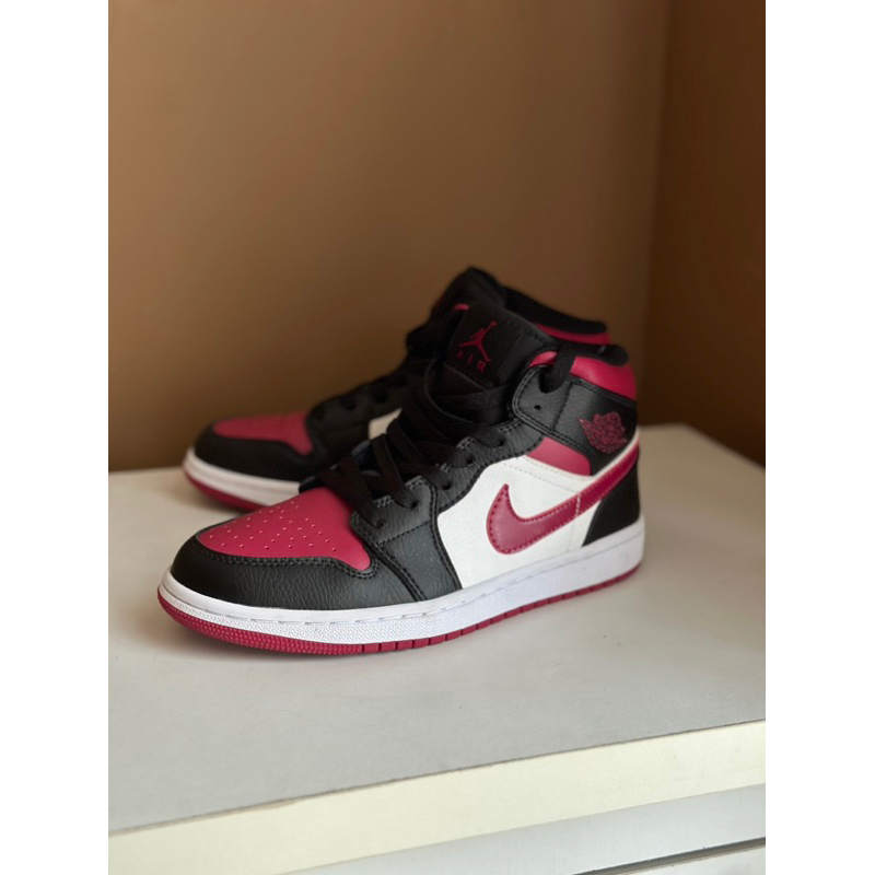 SEPATU NIKE AJ 1 MID BRED TOE ORIGINAL #sepatunikepreloved #sepatunikeoriginal #nikeAJ1MidBredToe