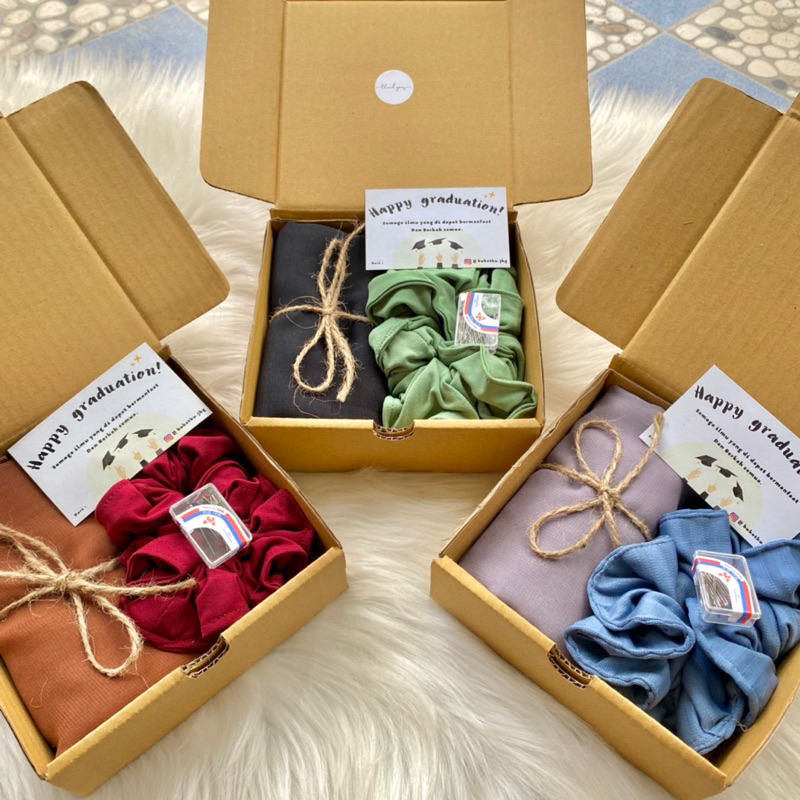 

hampers hijab kado wisuda/gift box/hampers hijab premium