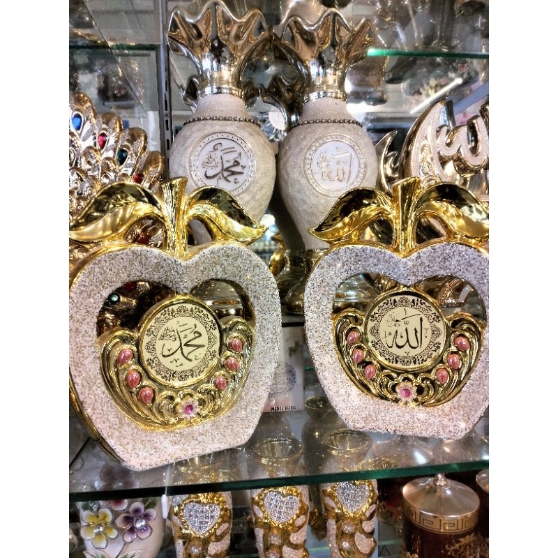 pajangan lemari keramik hias lafadz Allah Muhammad bahan keramik