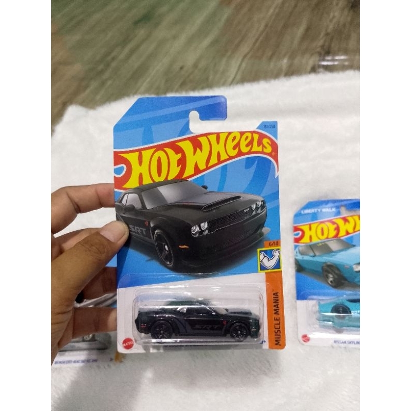 hot Wheels doodge charger srt demon