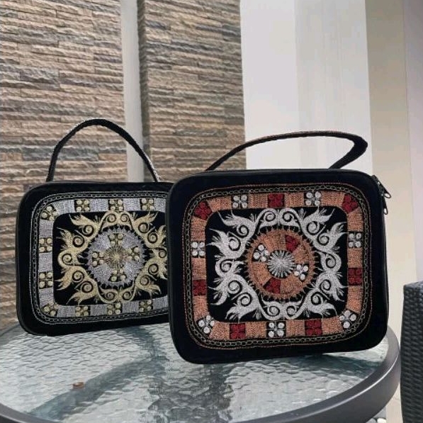 Tas Makeup Travelling Bordir Gayo Aceh – Pouch Kosmetik Beludru Etnik dan mewah