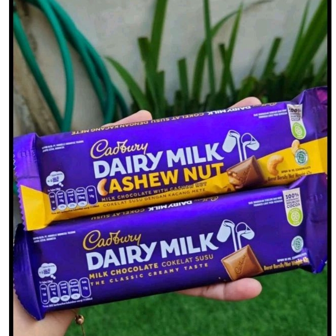 

Cadbury Dairy Milk 62 gr chocolate & cashew nut