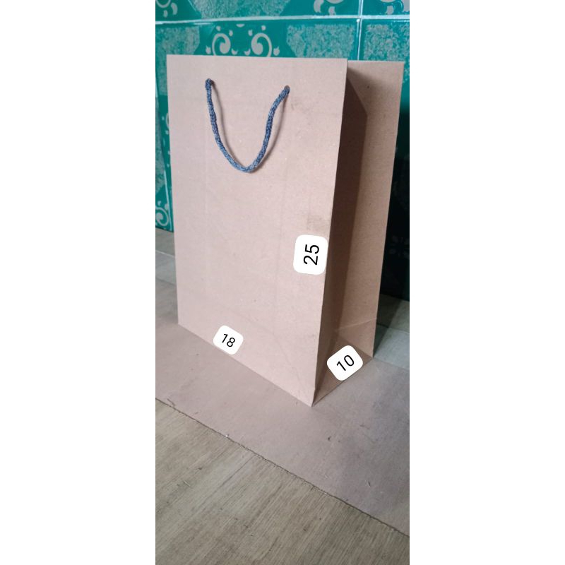 

paper bag / tas kertas 18x10x25