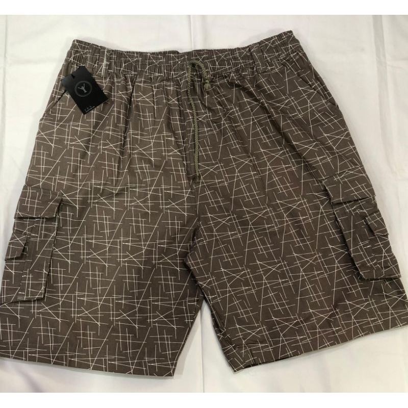 CELANA PENDEK MOTIF JUMBO PRIA